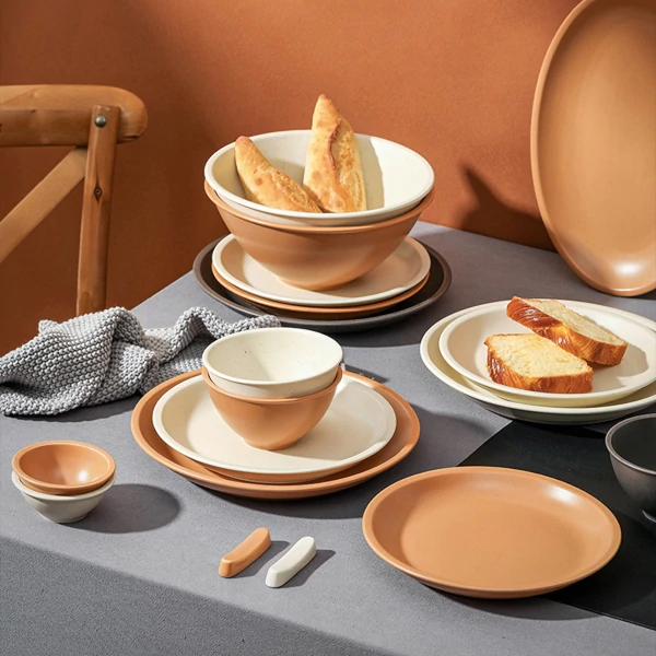 Blanco Minimalist Ceramic Bowl